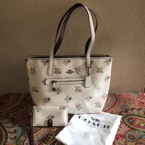 Coach purse with wallet
